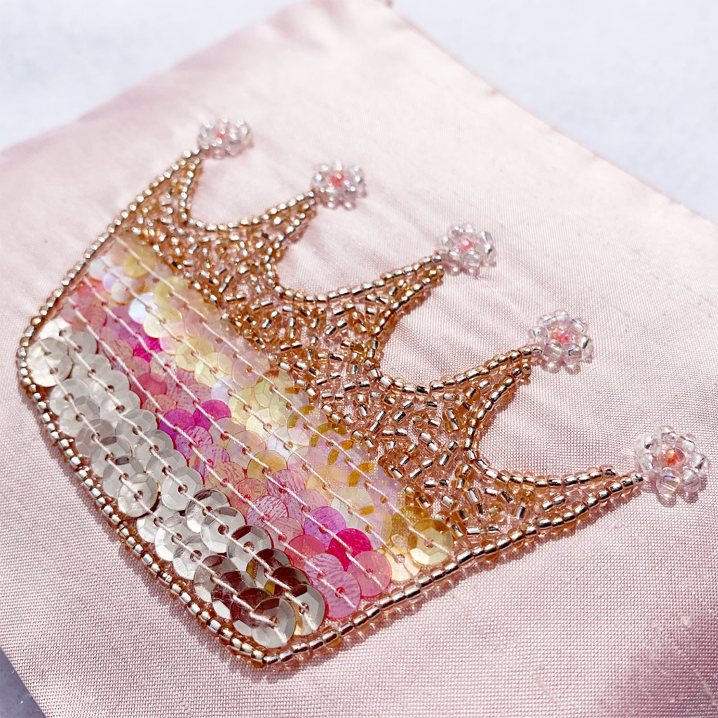 クラウンポーチ